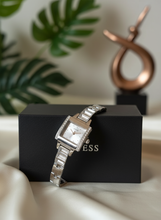 GUESS LUXURY WATCH